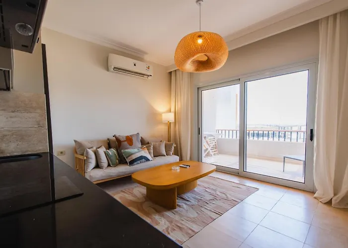 Luxury One Bedroom With Sea View In Somabay *